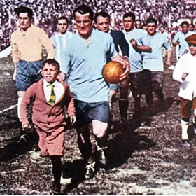 Tal día como hoy, Uruguay acogía el primer partido en la historia